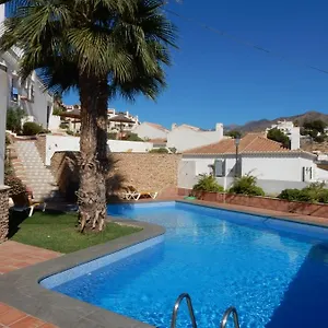 https://beach-villa-nerja-seaview-pool-3-bedrooms-huge-terrace.1costadelsol.com